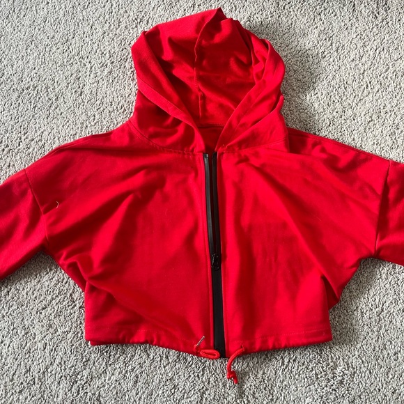 Cropped Red Sweater - Picture 3 of 4